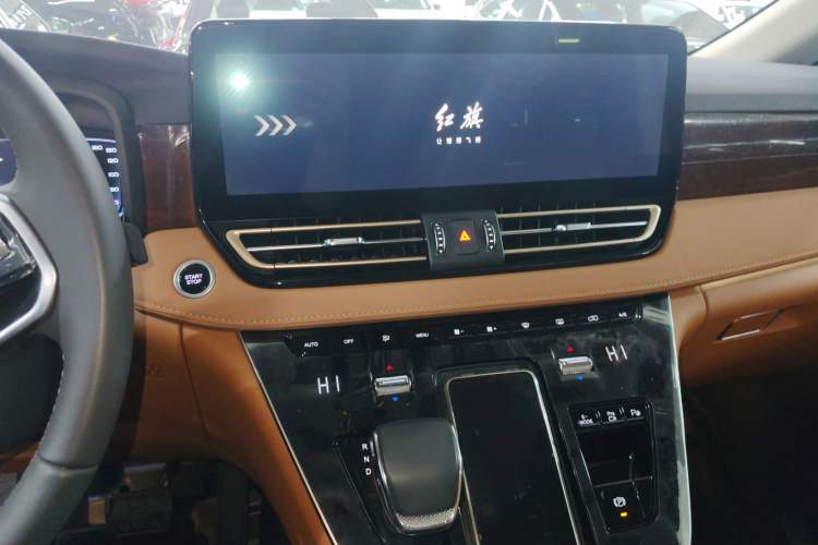 Used Hongqi HQ9 PHEV 2024 2.0T Four-Wheel Drive Luxury Edition Audio And AC Panel