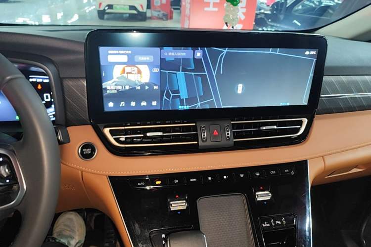 Used Hongqi HQ9 PHEV 2024 2.0T Four-Wheel Drive Business Edition Audio And AC Panel