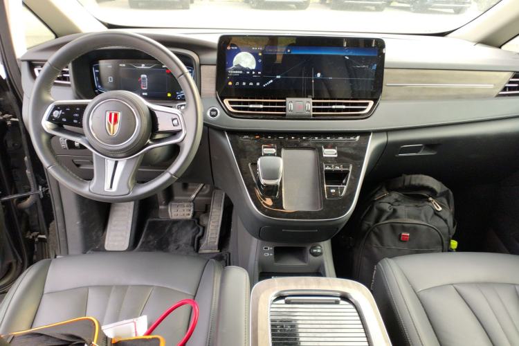 Used Hongqi HQ9 PHEV 2024 2.0T Four-Wheel Drive Business Edition Center Console