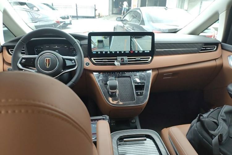 Used Hongqi HQ9 PHEV 2024 2.0T Four-Wheel Drive Business Edition Center Console