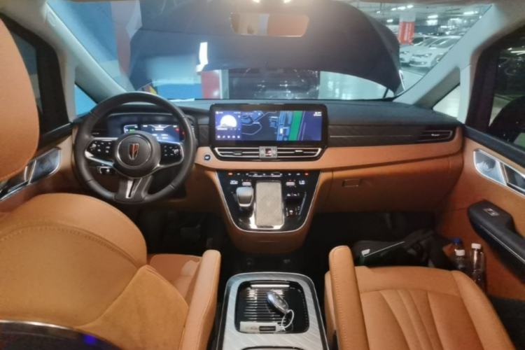 Used Hongqi HQ9 PHEV 2024 2.0T Four-Wheel Drive Business Edition Center Console