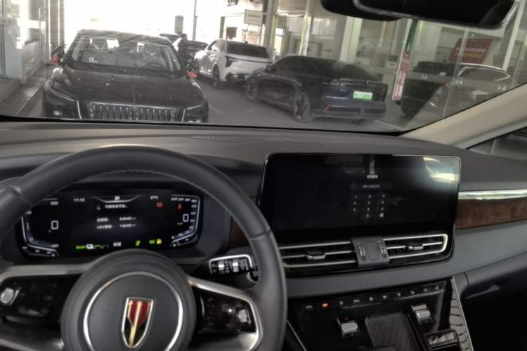 Used Hongqi HQ9 PHEV 2024 2.0T Four-Wheel Drive Luxury Edition Center Console