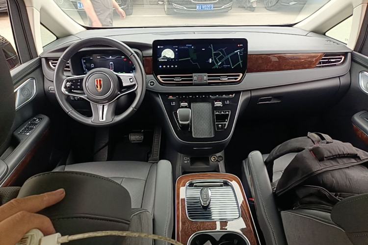 Used Hongqi HQ9 PHEV 2024 2.0T Four-Wheel Drive Luxury Edition Center Console