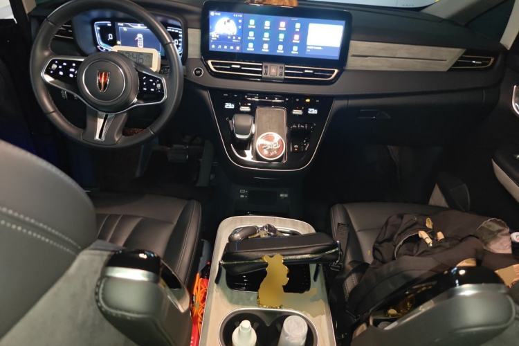 Used Hongqi HQ9 PHEV 2024 2.0T Four-Wheel Drive Business Edition Center Console
