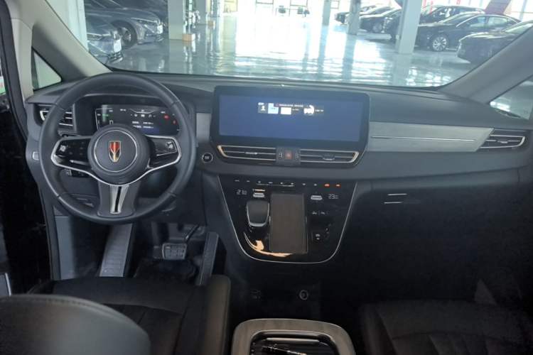 Used Hongqi HQ9 PHEV 2024 2.0T Four-Wheel Drive Business Edition Center Console