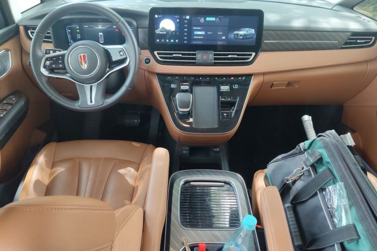 Used Hongqi HQ9 PHEV 2024 2.0T Four-Wheel Drive Business Edition Center Console