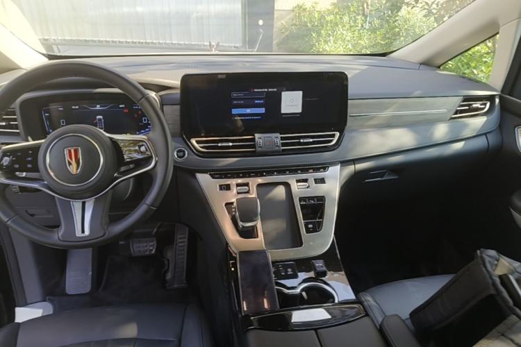 Used Hongqi HQ9 PHEV 2024 2.0T Four-Wheel Drive Business Edition Center Console