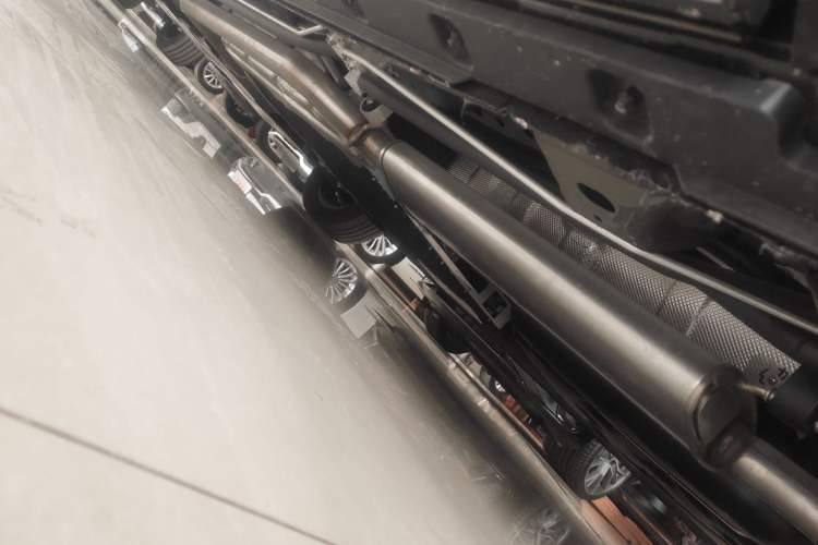Used Hongqi HQ9 PHEV 2024 2.0T Four-Wheel Drive Business Edition Chassis Rear Left