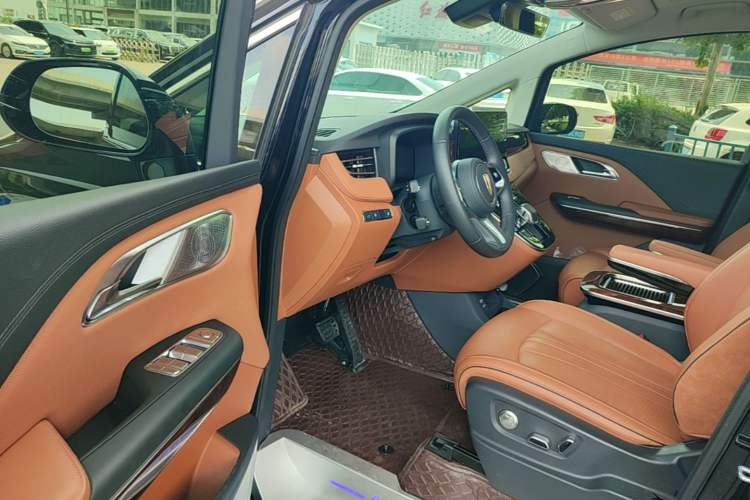 Used Hongqi HQ9 PHEV 2024 2.0T Four-Wheel Drive Luxury Edition Driver Seat
