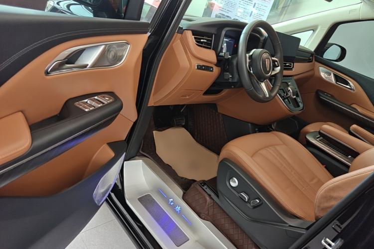 Used Hongqi HQ9 PHEV 2024 2.0T Four-Wheel Drive Business Edition Driver Seat