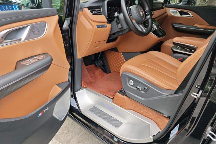 Used Hongqi HQ9 PHEV 2024 2.0T Four-Wheel Drive Business Edition Driver Seat
