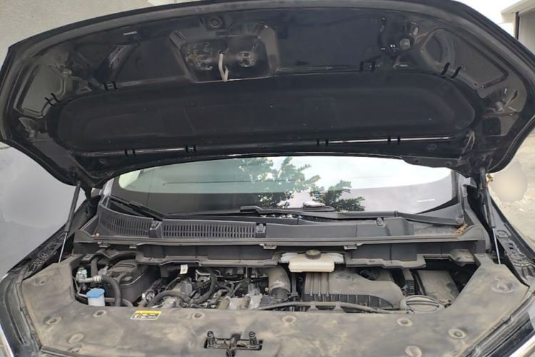 Used Hongqi HQ9 PHEV 2024 2.0T Four-Wheel Drive Flagship Edition Engine Bay
