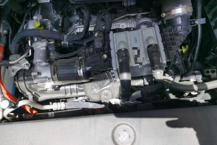 Used Hongqi HQ9 PHEV 2024 2.0T Four-Wheel Drive Business Edition Engine Bay