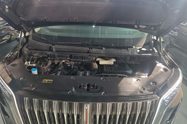 Used Hongqi HQ9 PHEV 2024 2.0T Four-Wheel Drive Business Edition Engine Bay