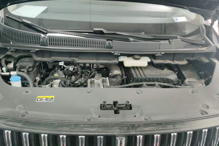 Used Hongqi HQ9 PHEV 2024 2.0T Four-Wheel Drive Business Edition Engine Bay