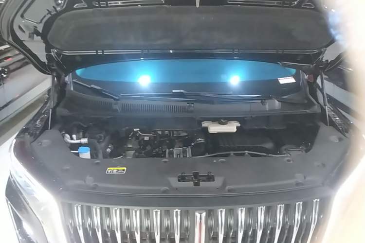 Used Hongqi HQ9 PHEV 2024 2.0T Four-Wheel Drive Business Edition Engine Bay
