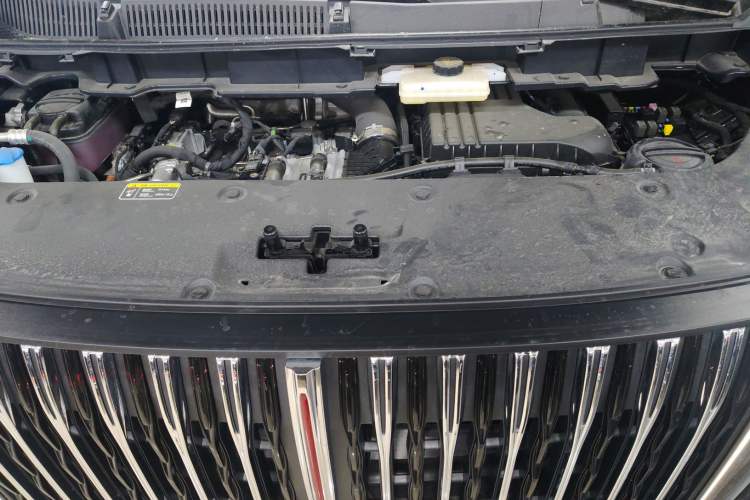 Used Hongqi HQ9 PHEV 2024 2.0T Four-Wheel Drive Luxury Edition Engine Bay