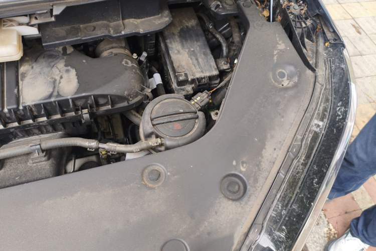 Used Hongqi HQ9 PHEV 2024 2.0T Four-Wheel Drive Business Edition Engine Bay Left