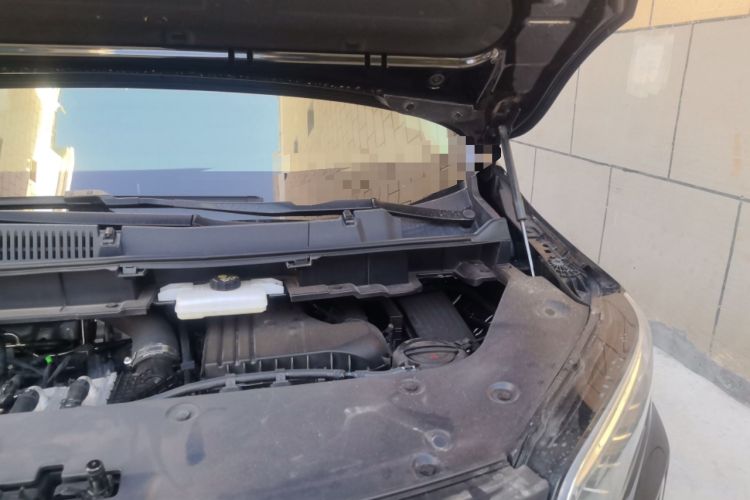 Used Hongqi HQ9 PHEV 2024 2.0T Four-Wheel Drive Luxury Edition Engine Bay Left