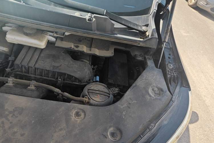 Used Hongqi HQ9 PHEV 2024 2.0T Four-Wheel Drive Luxury Edition Engine Bay Left