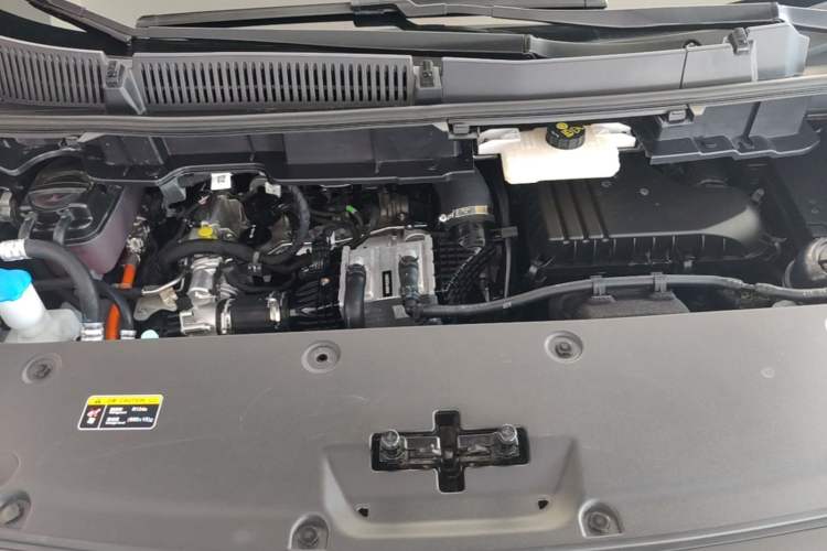 Used Hongqi HQ9 PHEV 2024 2.0T Four-Wheel Drive Luxury Edition Engine Bay