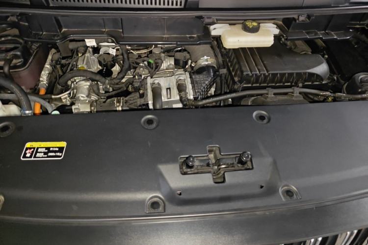 Used Hongqi HQ9 PHEV 2024 2.0T Four-Wheel Drive Business Edition Engine Bay