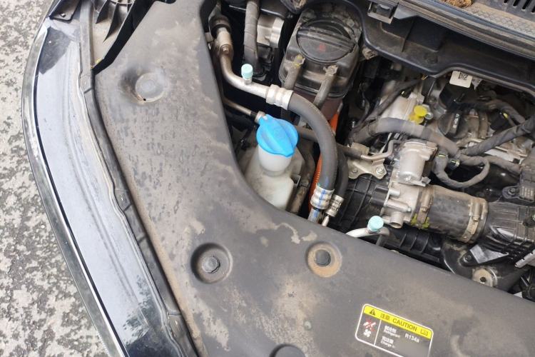 Used Hongqi HQ9 PHEV 2024 2.0T Four-Wheel Drive Business Edition Engine Bay Right