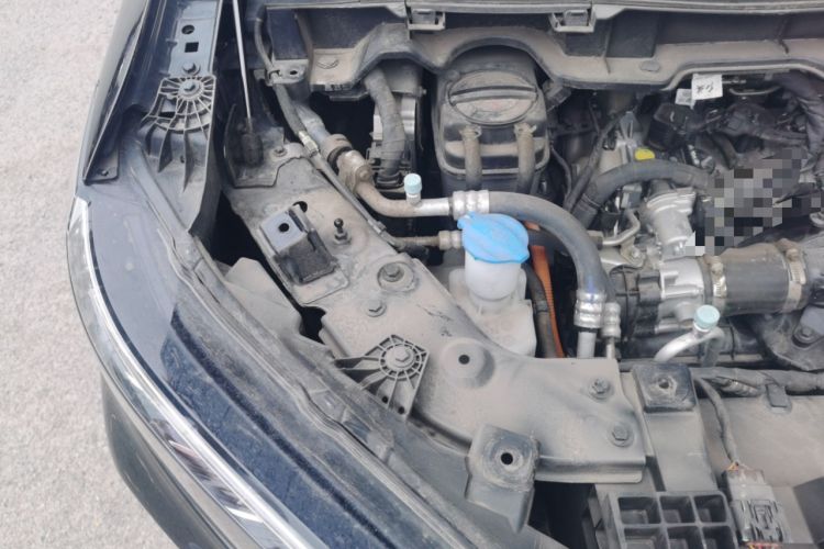 Used Hongqi HQ9 PHEV 2024 2.0T Four-Wheel Drive Business Edition Engine Bay Right