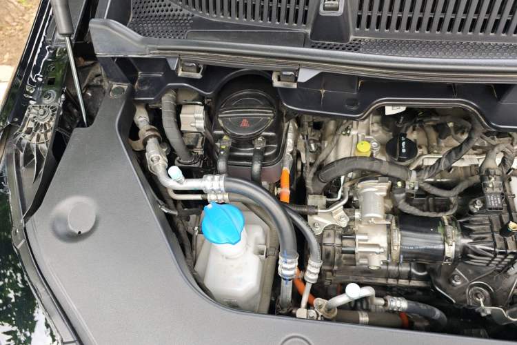 Used Hongqi HQ9 PHEV 2024 2.0T Four-Wheel Drive Business Edition Engine Bay Right