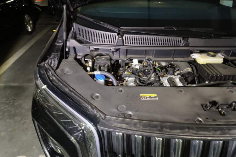 Used Hongqi HQ9 PHEV 2024 2.0T Four-Wheel Drive Business Edition Engine Bay Right