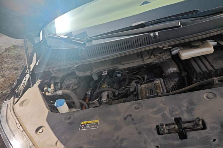 Used Hongqi HQ9 PHEV 2024 2.0T Four-Wheel Drive Luxury Edition Engine Bay Right