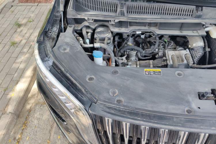Used Hongqi HQ9 PHEV 2024 2.0T Four-Wheel Drive Business Edition Engine Bay Right