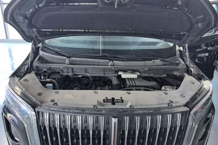 Used Hongqi HQ9 PHEV 2024 2.0T Four-Wheel Drive Business Edition Engine Bay