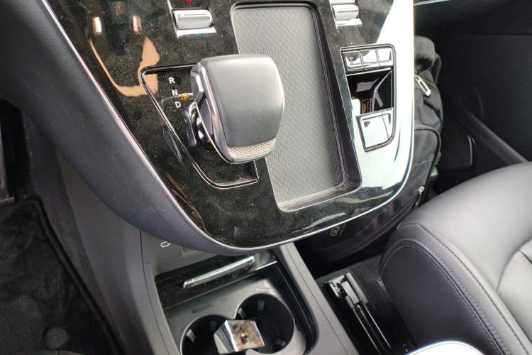 Used Hongqi HQ9 PHEV 2024 2.0T Four-Wheel Drive Business Edition Gear Lever