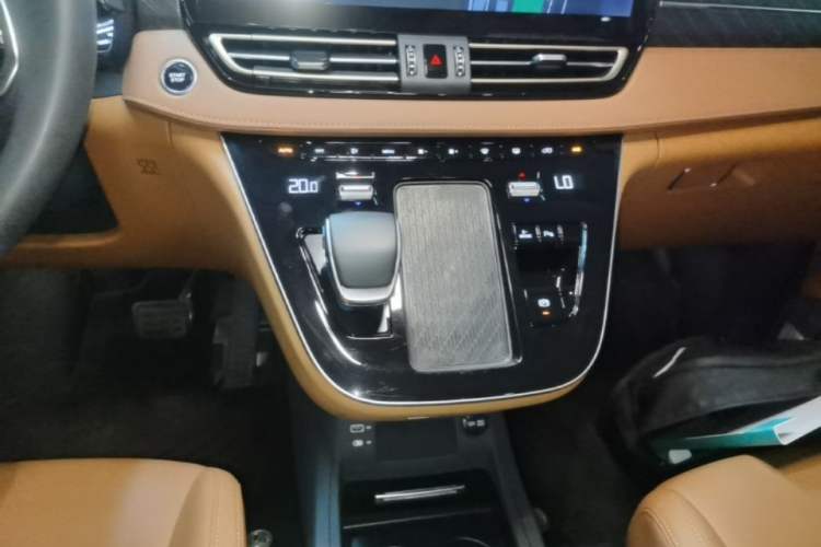 Used Hongqi HQ9 PHEV 2024 2.0T Four-Wheel Drive Business Edition Gear Lever