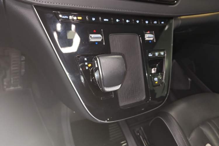 Used Hongqi HQ9 PHEV 2024 2.0T Four-Wheel Drive Luxury Edition Gear Lever