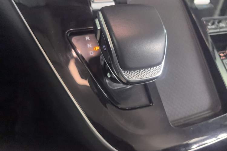 Used Hongqi HQ9 PHEV 2024 2.0T Four-Wheel Drive Business Edition Gear Lever