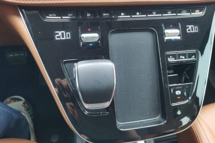 Used Hongqi HQ9 PHEV 2024 2.0T Four-Wheel Drive Business Edition Gear Lever