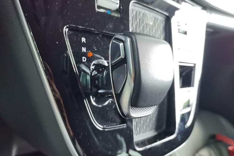Used Hongqi HQ9 PHEV 2024 2.0T Four-Wheel Drive Luxury Edition Gear Lever