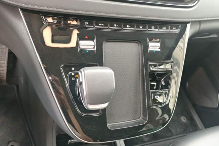 Used Hongqi HQ9 PHEV 2024 2.0T Four-Wheel Drive Business Edition Gear Lever