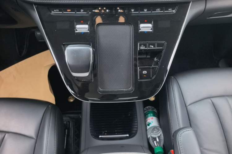 Used Hongqi HQ9 PHEV 2024 2.0T Four-Wheel Drive Business Edition Gear Lever