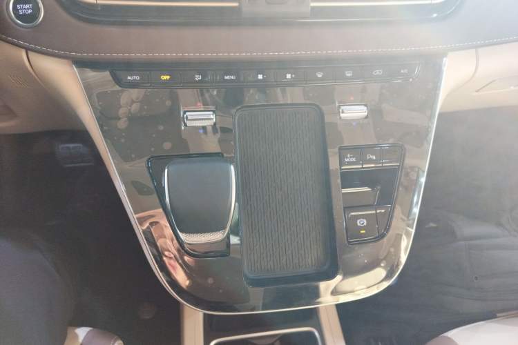 Used Hongqi HQ9 PHEV 2024 2.0T Four-Wheel Drive Business Edition Gear Lever