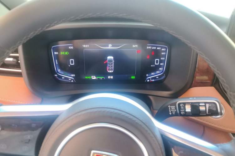 Used Hongqi HQ9 PHEV 2024 2.0T Four-Wheel Drive Luxury Edition Instrument Cluster