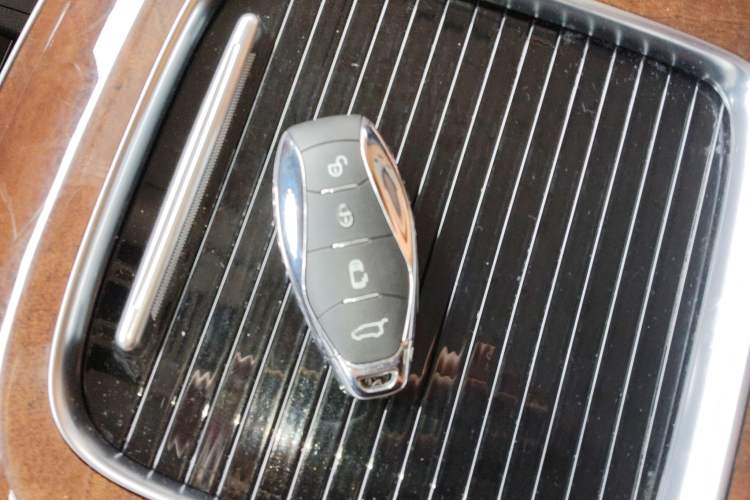 Used Hongqi HQ9 PHEV 2024 2.0T Four-Wheel Drive Luxury Edition Interior 1