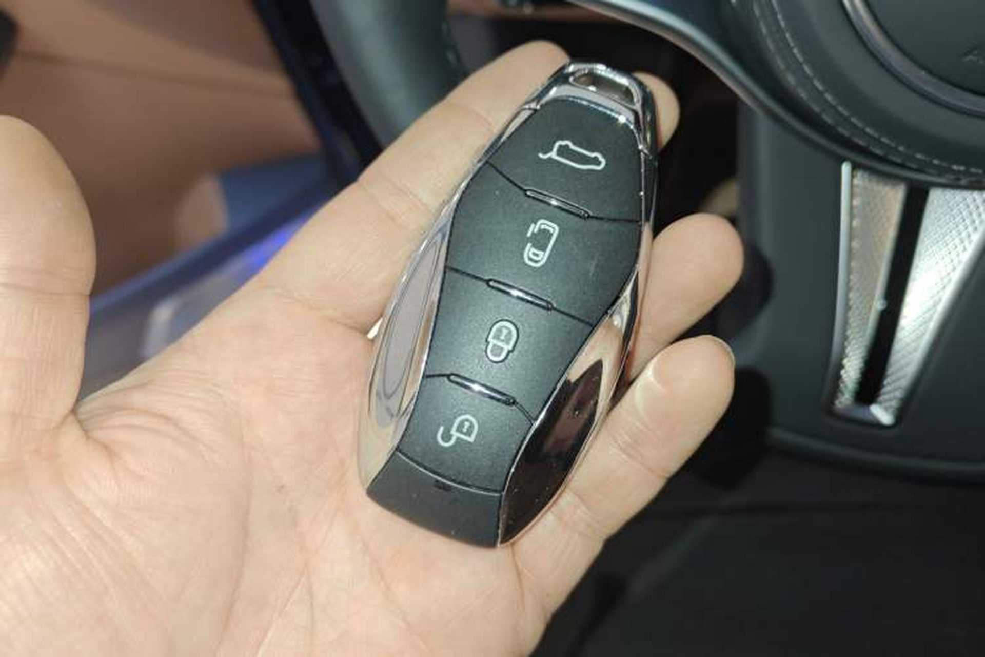 Used Hongqi HQ9 PHEV 2024 2.0T Four-Wheel Drive Business Edition Interior 1