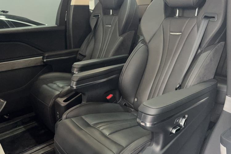 Used Hongqi HQ9 PHEV 2024 2.0T Four-Wheel Drive Business Edition Interior 2