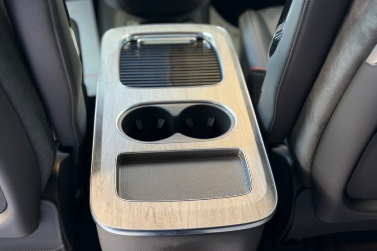Used Hongqi HQ9 PHEV 2024 2.0T Four-Wheel Drive Business Edition Interior 5