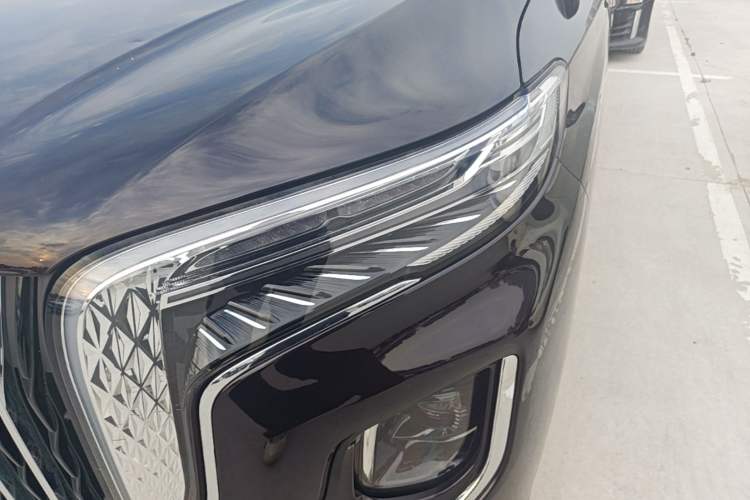 Used Hongqi HQ9 PHEV 2024 2.0T Four-Wheel Drive Luxury Edition Left Front Headlight