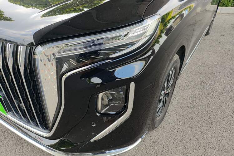 Used Hongqi HQ9 PHEV 2024 2.0T Four-Wheel Drive Luxury Edition Left Front Headlight