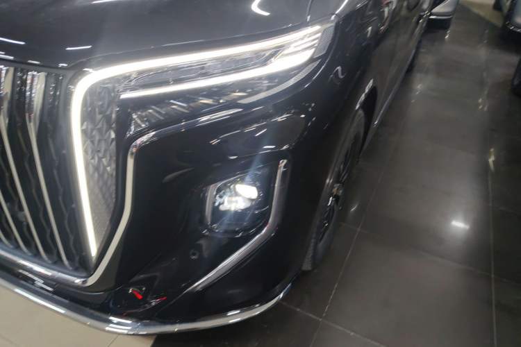 Used Hongqi HQ9 PHEV 2024 2.0T Four-Wheel Drive Luxury Edition Left Front Headlight